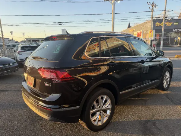 2020 Volkswagen Tiguan — photo 2