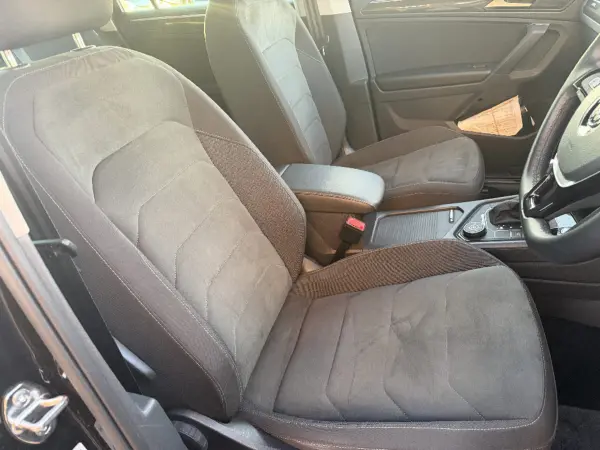 Volkswagen Tiguan TDI 4Motion Highline Diesel Turbo 4WD with Adaptive Cruise Control, Blind Spot Monitor, Lane Keep Assist, Smart Key, Smartphone Link, Power Tailgate, Collision Mitigation Braking, Drive Recorder, LED Headlights (Black) — photo 7