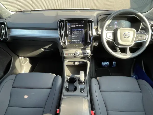 2020 Volvo Xc40 — photo 3