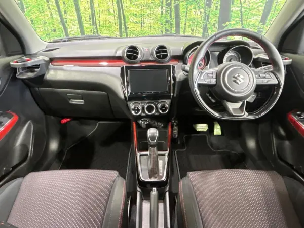 2021 Suzuki Swift — photo 2