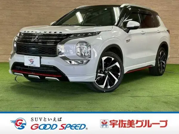 Mitsubishi Outlander PHEV 2.4 P 4WD Two-Tone Color / Rally Art Spoiler / Sunroof / BOSE Sound / Navi TV / Bluetooth Connection / Seat Heater / Radar Cruise / Collision Mitigation / Lane Assist / Power Seat / AC100V (White Diamond / Two-Tone)