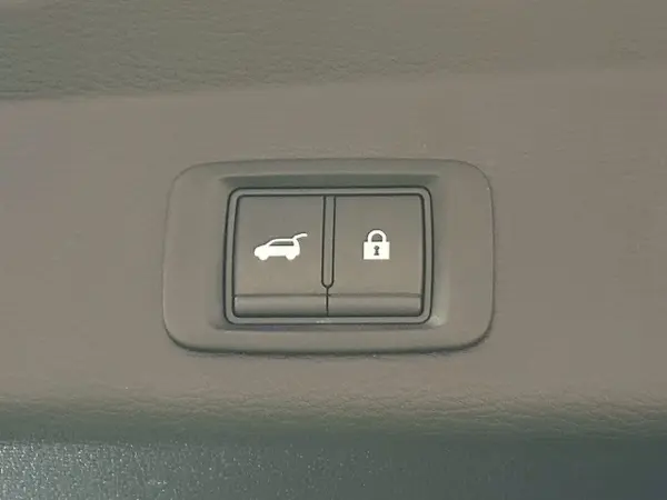 Mitsubishi Outlander PHEV 2.4 P 4WD Two-Tone Color / Rally Art Spoiler / Sunroof / BOSE Sound / Navi TV / Bluetooth Connection / Seat Heater / Radar Cruise / Collision Mitigation / Lane Assist / Power Seat / AC100V (White Diamond / Two-Tone) — thumbnail 1