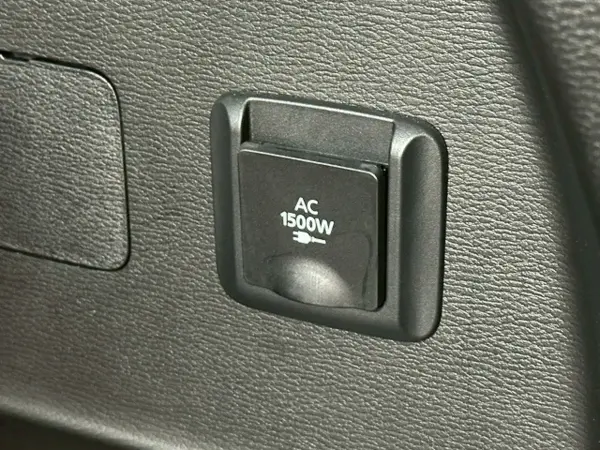 2022 Mitsubishi Outlander — photo 3