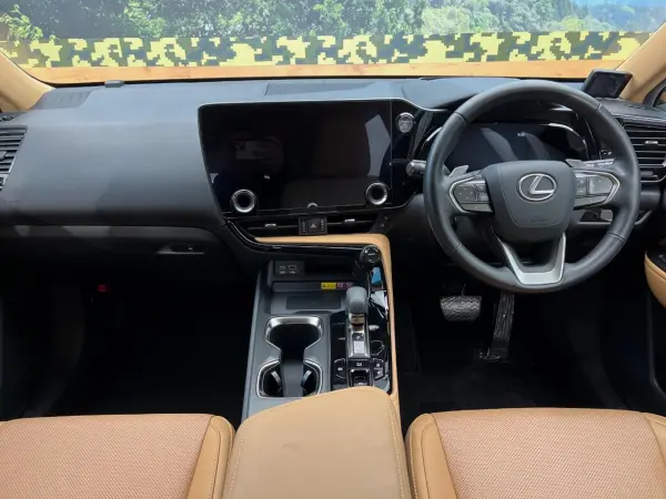 2023 Lexus Nx — photo 2