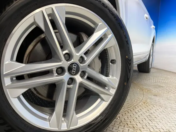 Audi Q5 40 TDI Quattro S Line Diesel Turbo 4WD S Line+PKG Comfort PKG Matrix LED Active Lane Assist Adaptive Cruise Electric Rear Gate Virtual Cockpit Front Power Seats Seat Heater One Owner Non-Smoker (Glacier White Metallic) — photo 9