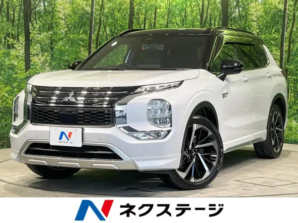 Mitsubishi Outlander PHEV 2.4 P 4WD Non-Smoking Sunroof Genuine 9-inch Navi 360 Camera My Pilot Digital Inner Mirror Memory Power Seat Front & Middle Seat Heater 7-Seater Power Rear Gate Power Parking Paddle Shift (White Diamond/Black Mica)
