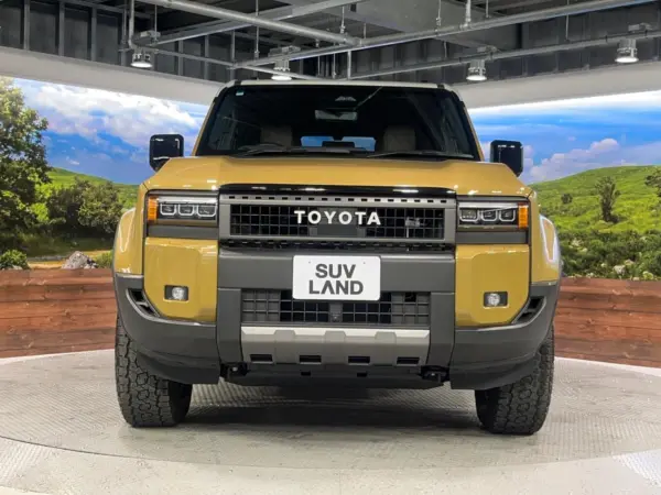 Toyota Land Cruiser 250 2.8 ZX Diesel Turbo 4WD Sunroof JBL Sound 3-Eye LED Headlights Around-View Camera Genuine 12.3-inch Navigation Non-Smoking Vehicle Collision Mitigation Radar Cruise Blind Spot Monitor Seat Ventilation Center & Rear Diff Lock (Sand x Light Gray) — photo 9