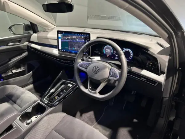 Volkswagen Golf TDI Style Diesel Turbo Certified Used Car Non-Smoker One-Owner (Granadilla Black Metallic) — photo 9