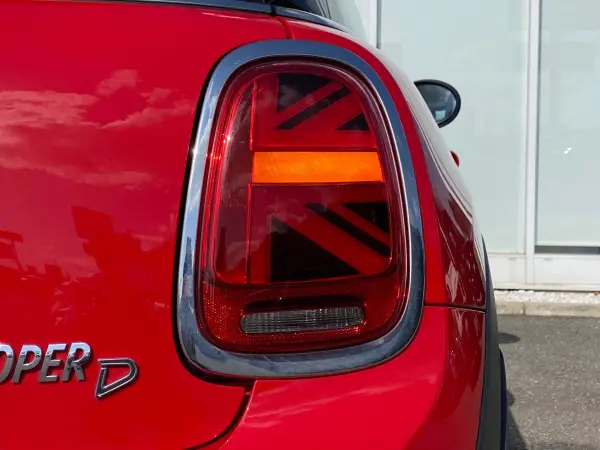 Mini Cooper D 3 Door Pepper Package Intelligent Safety Cruise Control Genuine Navigation Backup Camera Bluetooth LED Headlights Auto Lights Auto Wiper Drive Recorder Genuine 16AW ETC (Chili Red) — photo 8