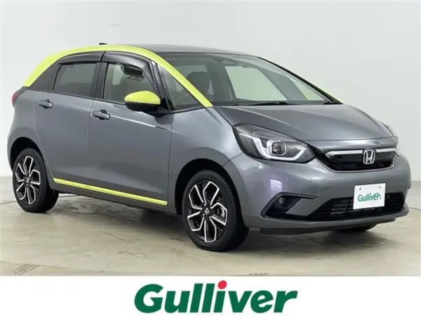 Honda Fit 1.3 Ness 4WD One Owner Honda Sensing (Gray Metallic)