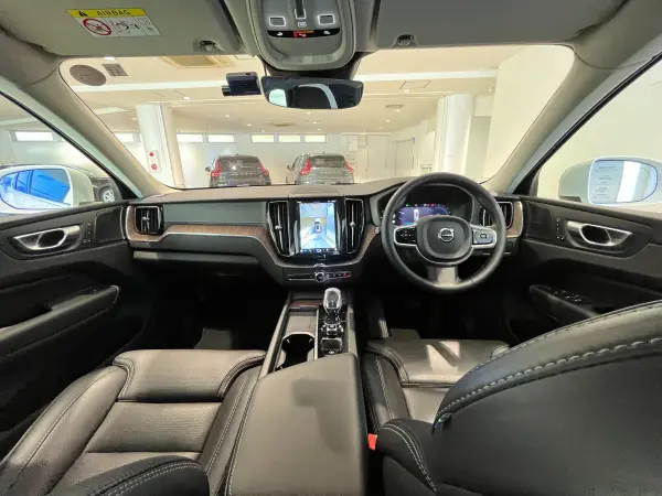 Volvo XC60 Ultimate B5 AWD 4WD Google Navigation Harman/Kardon Sunroof (Crystal White Premium Metallic) — photo 7