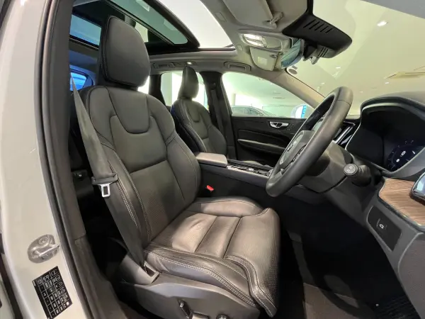 Volvo XC60 Ultimate B5 AWD 4WD Google Navigation Harman/Kardon Sunroof (Crystal White Premium Metallic) — photo 8