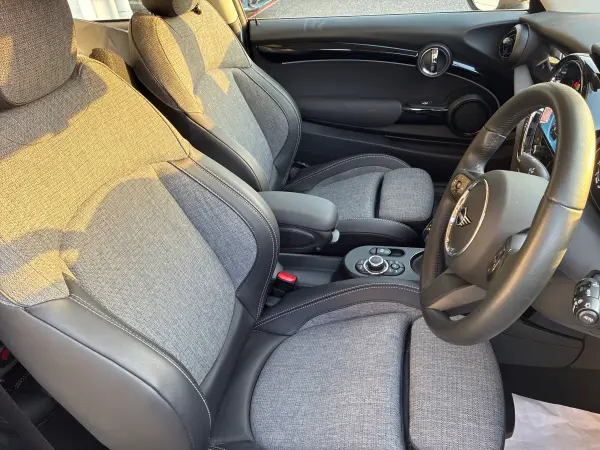 2023 Mini Cooper — photo 3