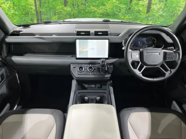 2023 Landrover Defender — photo 2