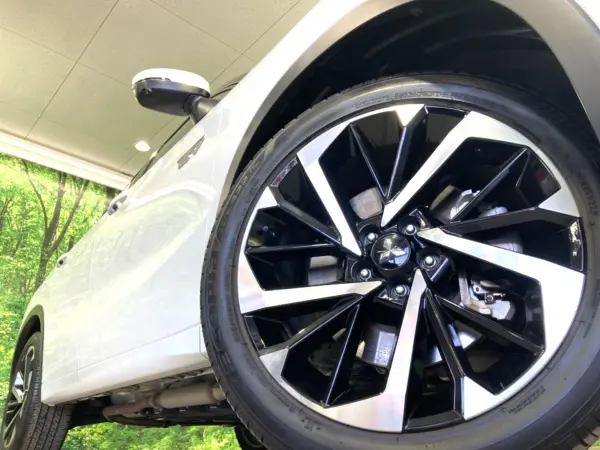 Mitsubishi Outlander PHEV 2.4 P 4WD Panorama Sunroof BOSE Genuine 9-inch Navi 360 Camera 100V Power Outlet Collision Mitigation BSM Radar Cruise Control Seat Heater Power Rear Gate Clearance Sonar LED Headlights Genuine 20-inch Alloy ETC2.0 (White Diamond) — photo 8