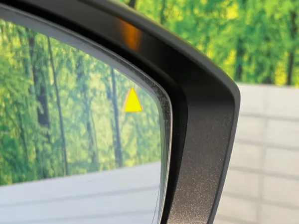 Mazda MAZDA3 Fastback 2.0 20S Burgundy Selection Full Aero 360 Camera Aftermarket Exhaust & Suspension Red Leather Seats Genuine 18-inch Alloy Wheels Factory 8.8-inch SD Navigation Smart Brake Support BSM Radar Cruise Control Non-Smoking Car (Polymetal Gray Metallic) — photo 9