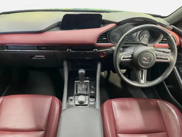 2019 Mazda 3 Fastback — photo 2