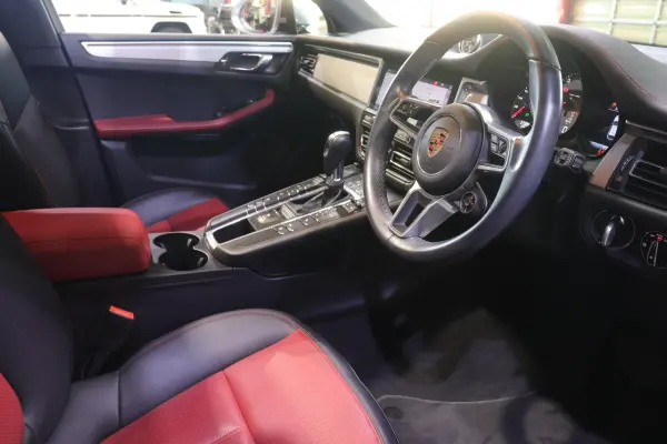 Porsche Macan S Sport Edition (with Panoramic Roof System) PDK 4WD Sport Chrono & Design P Late Model 2-Year Warranty 1-Owner PASM Genuine Leather (Red/Black) Panoramic Sunroof PCM Navigation 14-Way Power Seats CarPlay Active Cruise Control Lane Change Assist 360 Camera Entry & Drive Special Exterior (Dolomite Silver Metallic) — photo 8