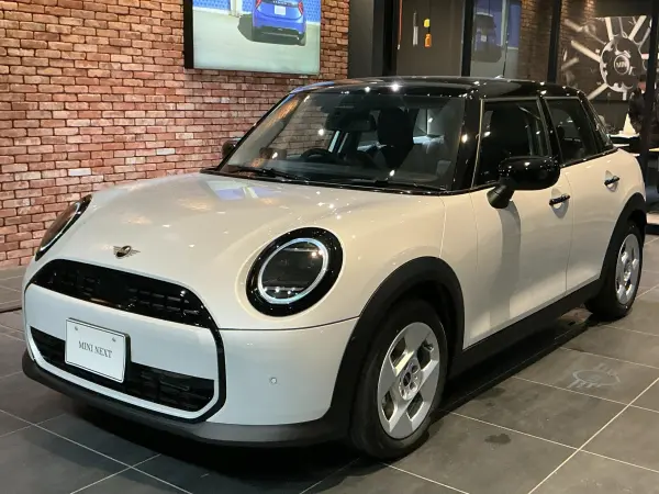 Mini Cooper C 5-Door DCT