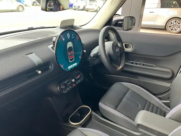 Mini Cooper C 5-Door DCT — photo 7