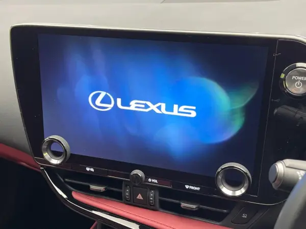 Lexus NX 350h Version L 4WD — photo 7