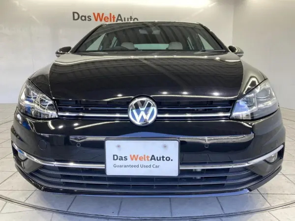 Volkswagen Golf TDI Highline Meister Diesel Turbo LED Headlights Leather Seats Genuine 17-inch Alloy Wheels Genuine Navigation ETC 2.0 Digital Meter Cluster ACC Smart Key Front Seat Heaters Driver's Power Seat Backup Camera (Deep Black Pearl Effect) — photo 9