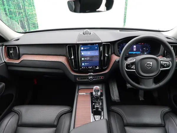 2024 Volvo Xc60 — photo 2