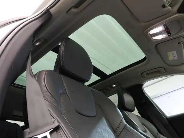 Volvo XC60 Ultimate B5 AWD 4WD Certified Used Car Sunroof Nappa Leather Seat B&W Premium Sound IntelliSafe Collision Mitigation Brake 360° View Camera Genuine 9-inch Navigation Non-smoking Air Suspension Seat Heater Seat Ventilation (Silver Dawn Metallic) — photo 7