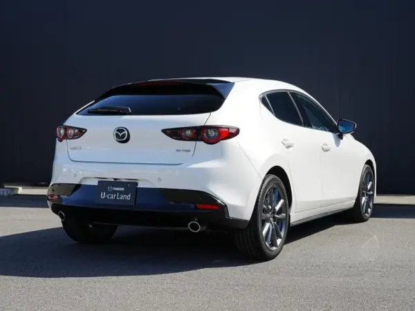 2023 Mazda 3 Fastback — photo 2