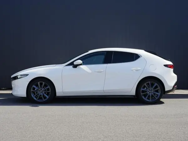 2023 Mazda 3 Fastback — photo 3