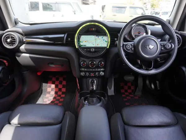 2020 Mini Cooper — photo 2