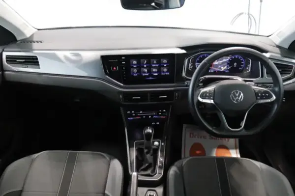 Volkswagen Polo TSI Style Digital Meter Genuine Navigation Front/Rear Sensors (Leaf Blue Metallic) — photo 7