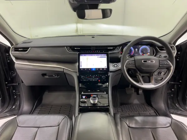 2023 Jeep Grand Cherokee — photo 2