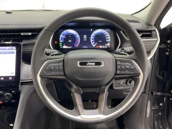 2023 Jeep Grand Cherokee — photo 3
