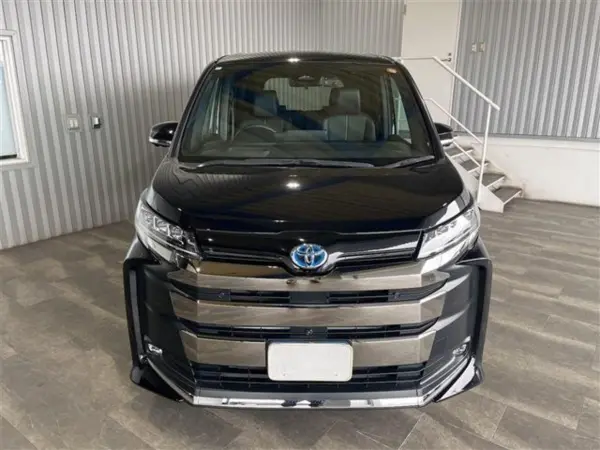 Toyota Noah 1.8 Hybrid S-Z — photo 8