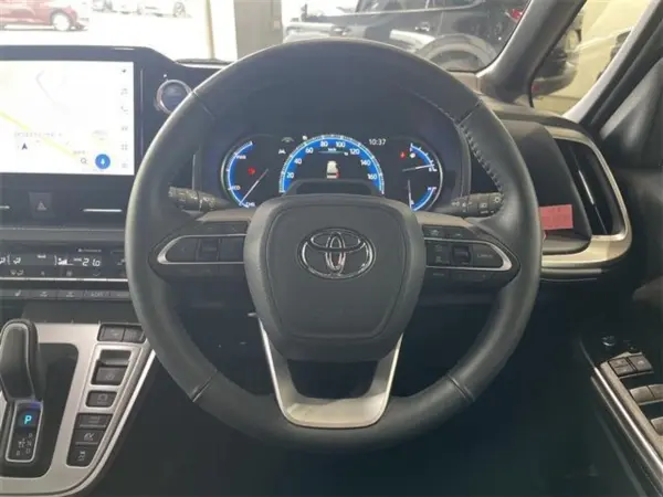 2023 Toyota Noah — photo 3