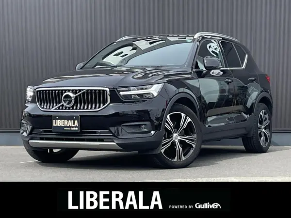 Volvo XC40 T4 AWD Inscription 4WD Red Leather Seat Harman/Kardon Sound CarPlay Compatible Crystal Knob 360° Camera PWR Back Door ACC LKA BSM P Seat All Seat Heater Steering Heater Genuine Navigation Genuine 19-inch AW LED Headlight & Fog Non-Smoking (Onyx Black Metallic)
