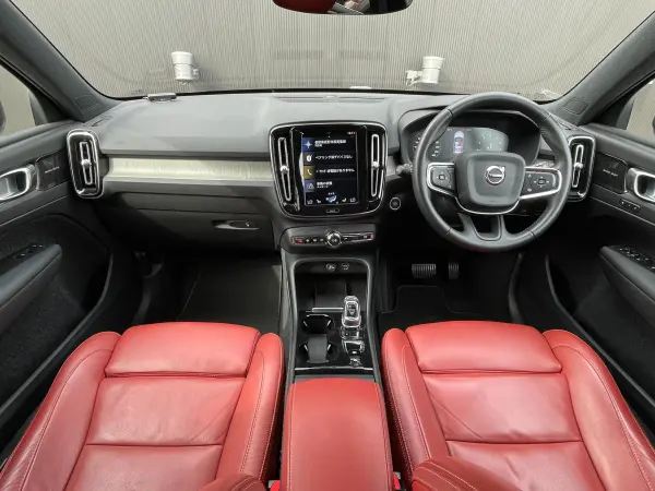 2019 Volvo Xc40 — photo 2