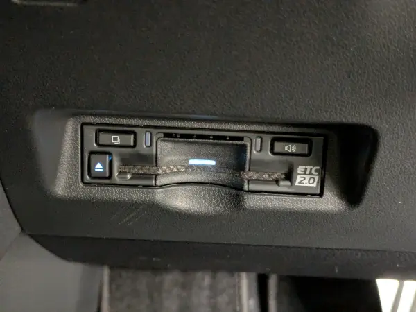 2024 Toyota Alphard — photo 3