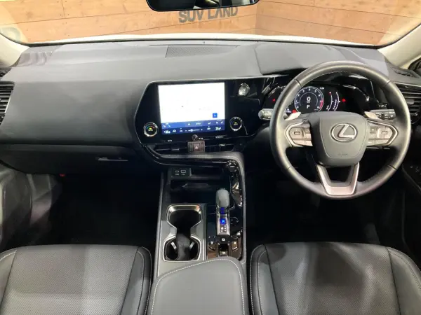 2023 Lexus Nx — photo 2
