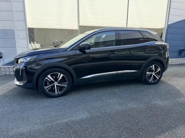 2023 Peugeot 3008 — photo 3