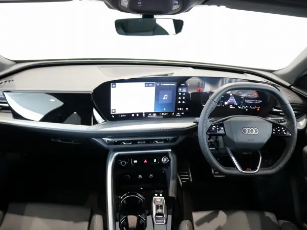 Audi Q5 TDI Quattro 150kW Advanced Diesel Turbo 4WD S line Interior Plus Package/Lighting Package/Aluminum Wheels 5 Double Spoke Graphite Gray Polished 8J x 19 235/55 R19 Tires/Artificial Leather S Black (Glacier White) — photo 7