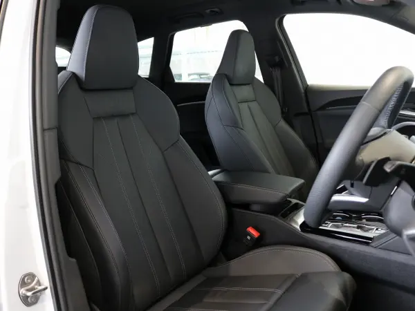 Audi Q5 TDI Quattro 150kW Advanced Diesel Turbo 4WD S line Interior Plus Package/Lighting Package/Aluminum Wheels 5 Double Spoke Graphite Gray Polished 8J x 19 235/55 R19 Tires/Artificial Leather S Black (Glacier White) — photo 9