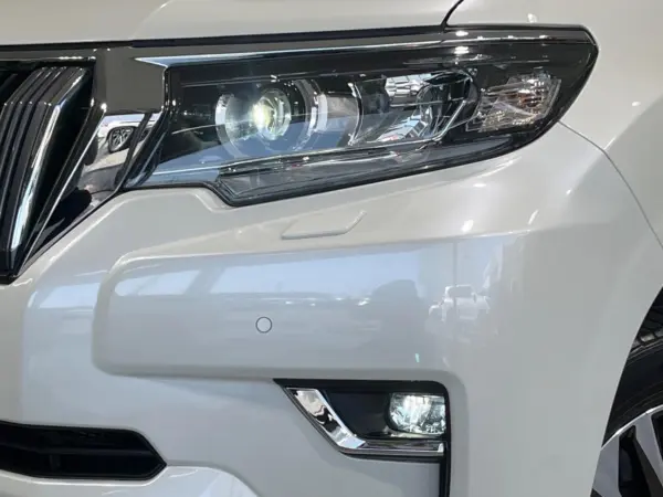 Toyota Land Cruiser Prado 2.7 TX L Package 4WD Non-Smoking Sunroof Factory 9-inch Navigation Around-View Camera Wood-Combo Steering Collision Mitigation Radar Cruise Blind Spot Monitor Seat Ventilation Power Seat Drive Recorder Smart Key (White Pearl Crystal Shine) — photo 8