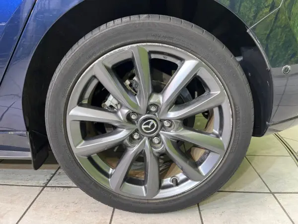 Mazda Mazda3 Fastback 1.5 15S Touring — photo 9