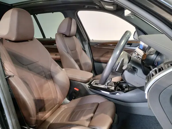 BMW X3 xDrive20d M Sport Diesel Turbo 4WD 50th Emblem Panorama Sunroof Mocha Leather Rear Seat Adjustment Seat Heater Power Seat Power Tailgate Steering Wheel Heater Surround View Camera Adaptive Cruise Control Harman Kardon LED Light (Black Sapphire) — photo 9