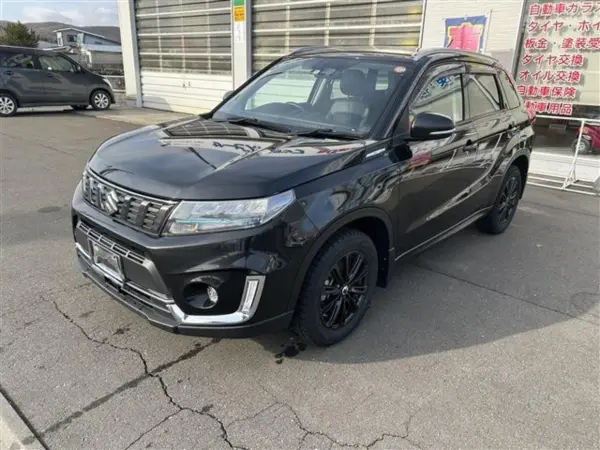 Suzuki Escudo 1.5 4WD with 8-inch Navigation, Backup Camera, Engine Starter, ETC, Studless Tires (Black)