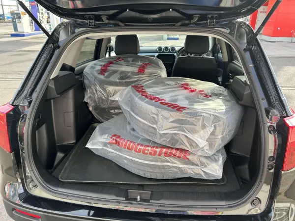 Suzuki Escudo 1.5 4WD with 8-inch Navigation, Backup Camera, Engine Starter, ETC, Studless Tires (Black) — photo 9