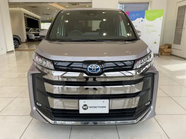 Toyota Noah 1.8 Hybrid S-Z Comfort Convenience Package Toyota Safety Sense Navigation All-Around View Both Side Power Sliding Doors Power Back Door Radar Cruise Control LED Half Leather Seats Seat Heaters Genuine AW ETC (Metal Stream Metallic) — photo 9