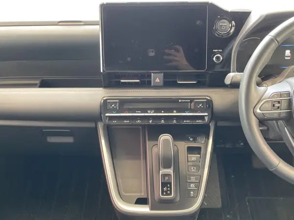 2024 Toyota Noah — photo 2